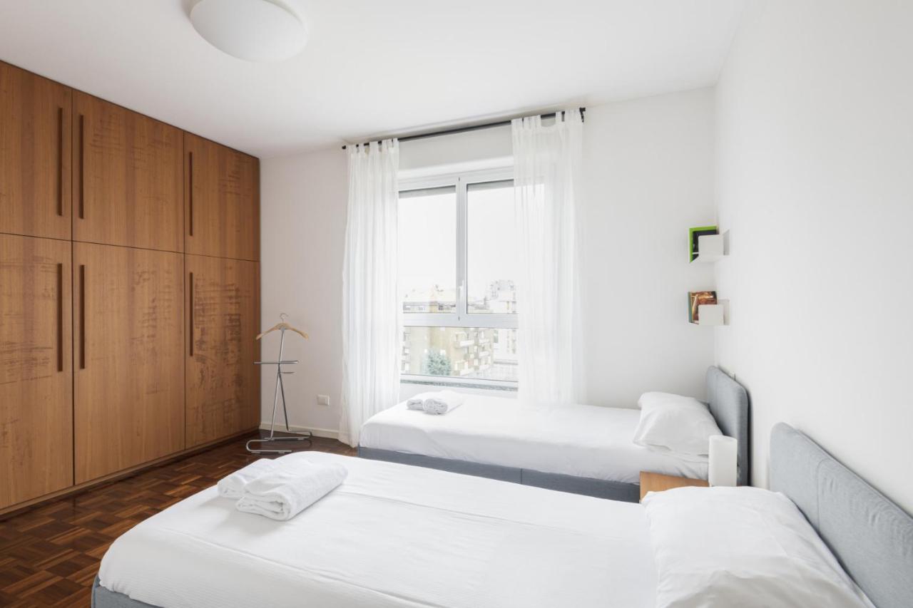 Easylife - Accogliente Dimora Con Balcone Apartment Milan Luaran gambar