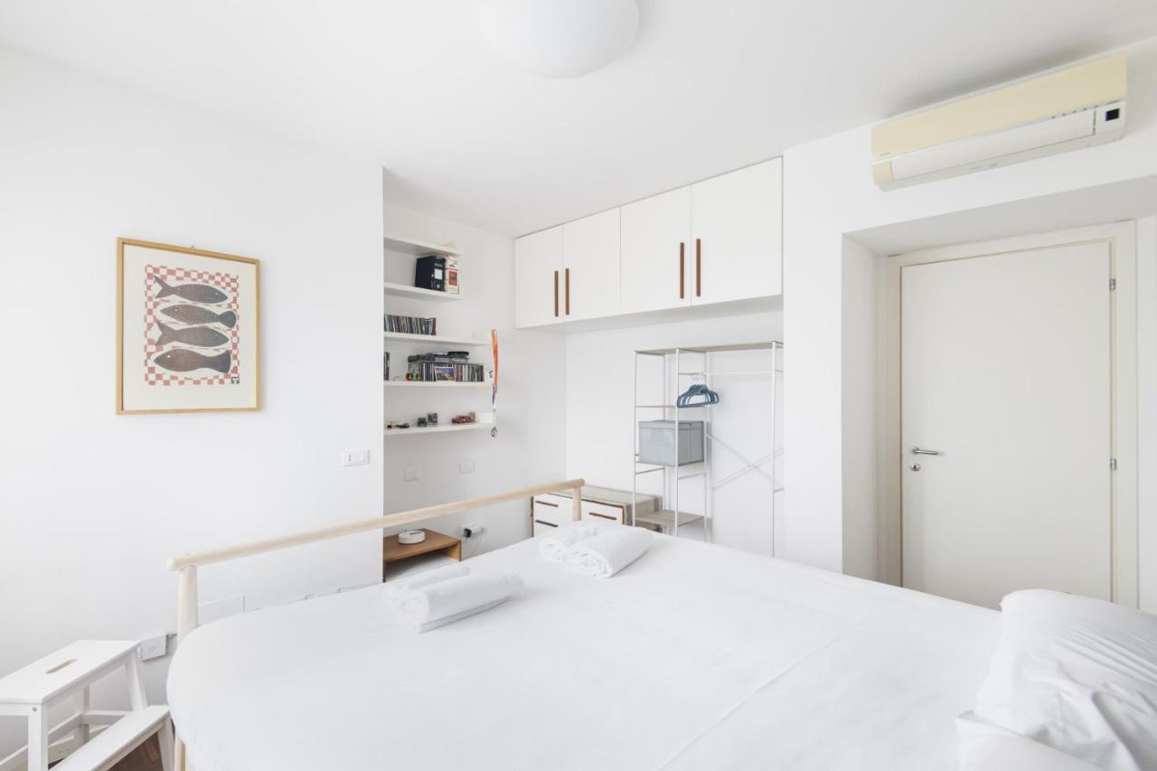 Easylife - Accogliente Dimora Con Balcone Apartment Milan Luaran gambar