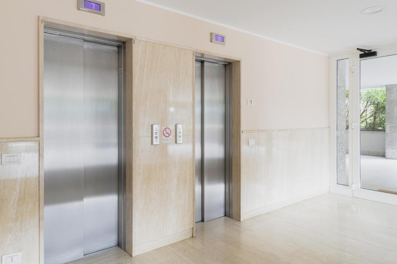 Easylife - Accogliente Dimora Con Balcone Apartment Milan Luaran gambar